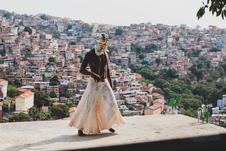 Favela mineira leva funk ao Palco Principal do Theatro José de Alencar, em Fortaleza, e premia melhor dançarino de funk do Ceará, promovendo conexão entre as quebradas do país