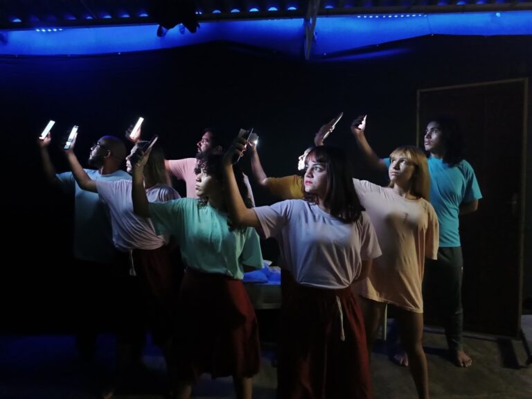 “Ainda Há Tempo”: Cia de Dança 5º Elemento aborda a relação entre pais e filhos em curta temporada no Theatro José de Alencar