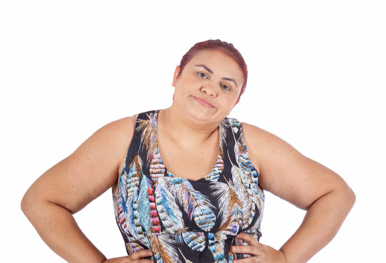 “A Comunidade”: Dinah Moraes e grande elenco protagonizam comédia em única apresentação, dia 25 de abril, no Theatro José de Alencar