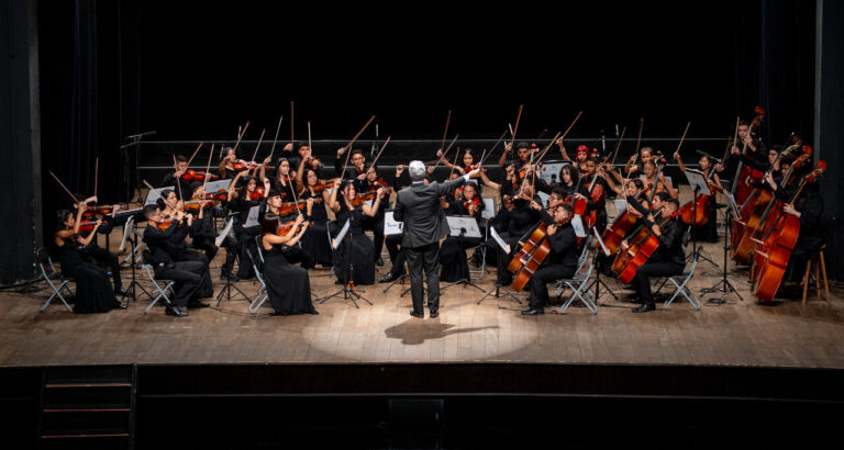 Concerto reúne Orquestra Jacques Klein e Orquestra Juvenil em noite especial no Theatro José de Alencar