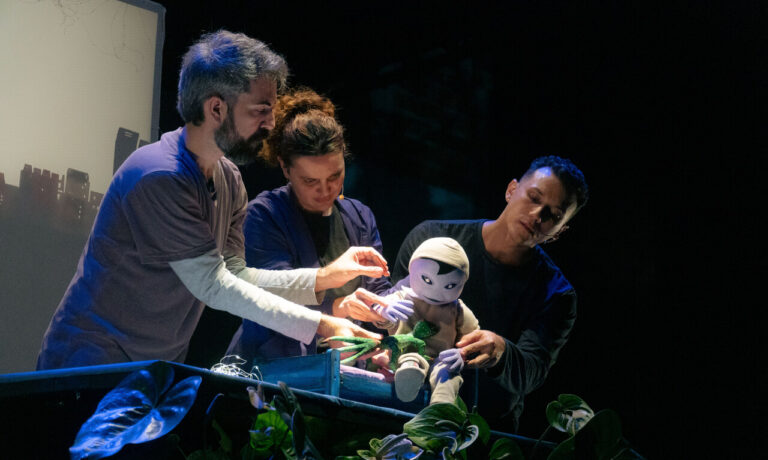 Teatro Máquina apresenta “Alie e as Estrelas”, dia 17 de agosto, no Theatro de Portas Abertas do TJA