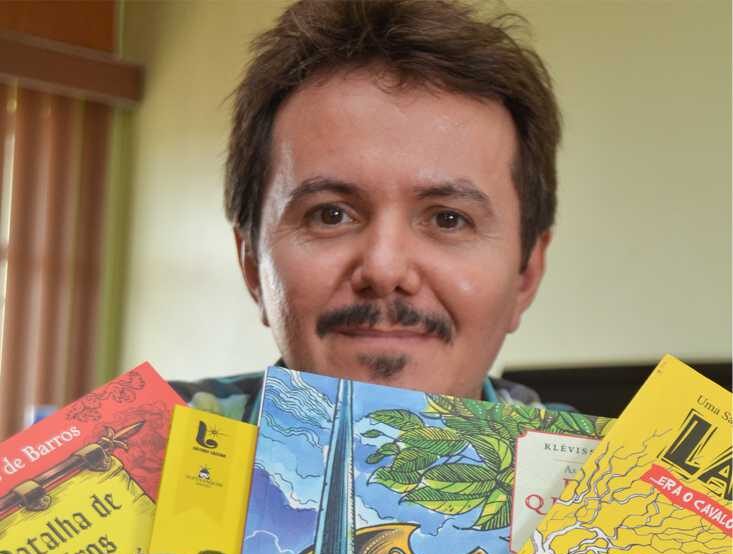 Trajetória de Mestre: Programa recebe Klévisson Viana em aula-espetáculo gratuita, dia 19 de setembro, na Praça Mestre Boca Rica do TJA