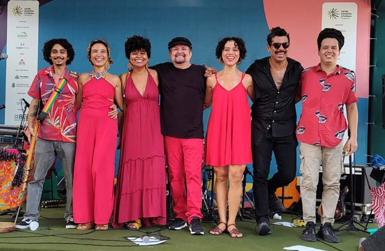 Parahyba e Cia. Bate Palmas: Banda apresenta show gratuito dentro da programação do “Theatro de Portas Abertas” de maio