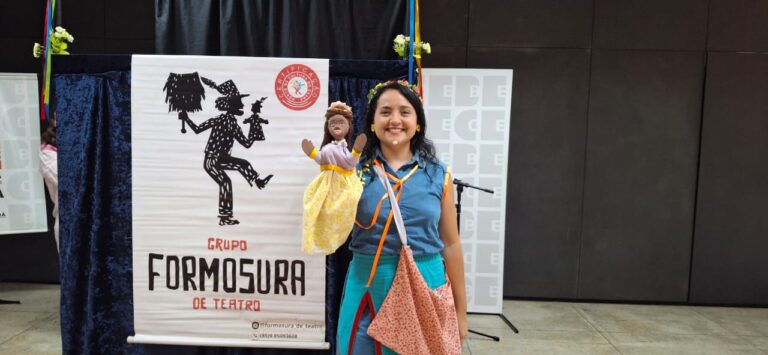 Grupo Formosura de Teatro apresenta “Histórias da Bisavó” no Teatro Morro do Ouro