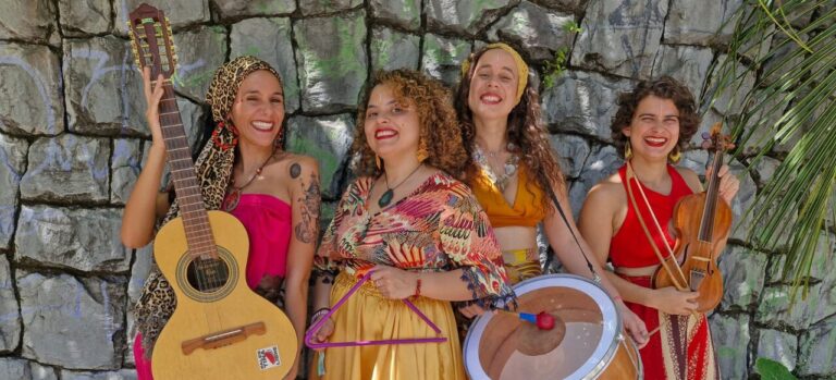 Grupo feminino Balanço de Madá é atração na Calçada do Theatro José de Alencar em show gratuito